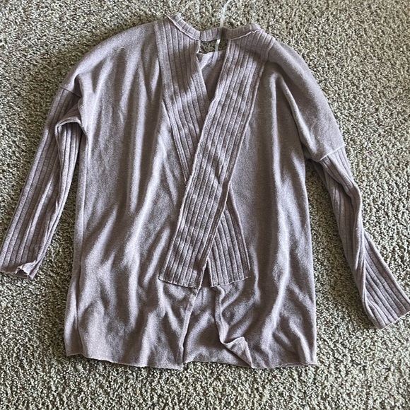 Boutique Sweater - Picture 2 of 6